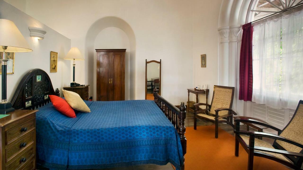 Hotel Neemrana'S- Tower House à Kochi Extérieur photo