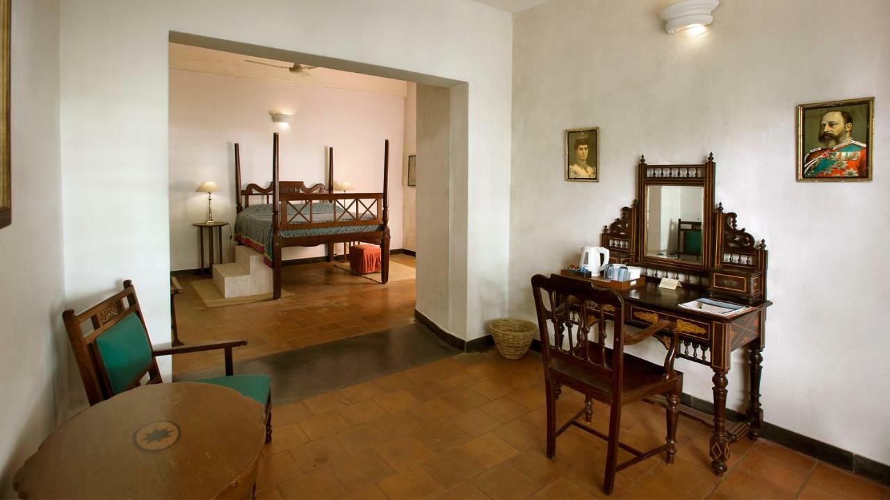 Hotel Neemrana'S- Tower House à Kochi Extérieur photo