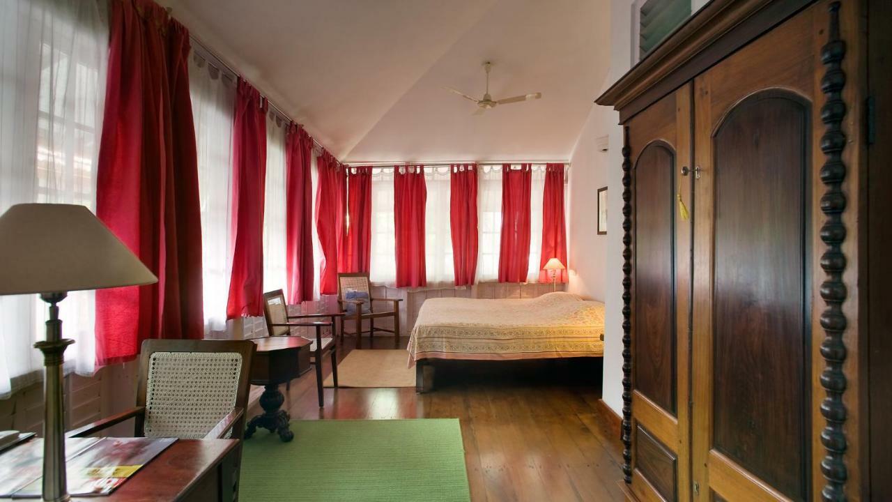 Hotel Neemrana'S- Tower House à Kochi Extérieur photo